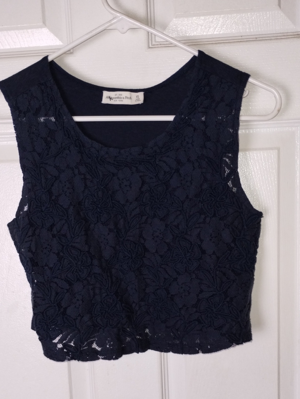 Abercrombie & Fitch Navy Floral Lace Crop Top Size XS